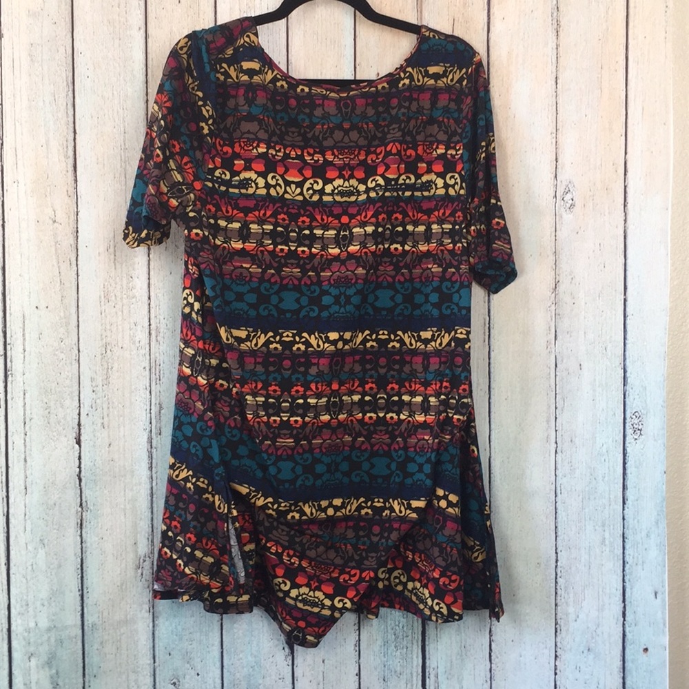 LuLaRoe Paisley Perfect Tee